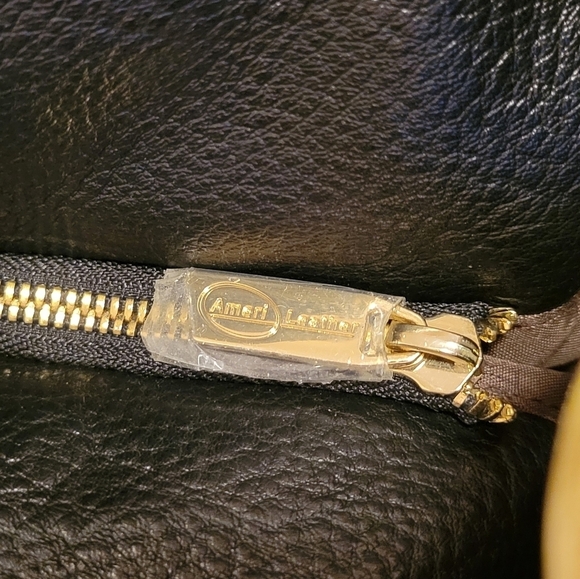 AmeriLeather Floral Embroidered Leather Hobo Tote Pockets Carry On Travel Bag - Picture 3 of 11